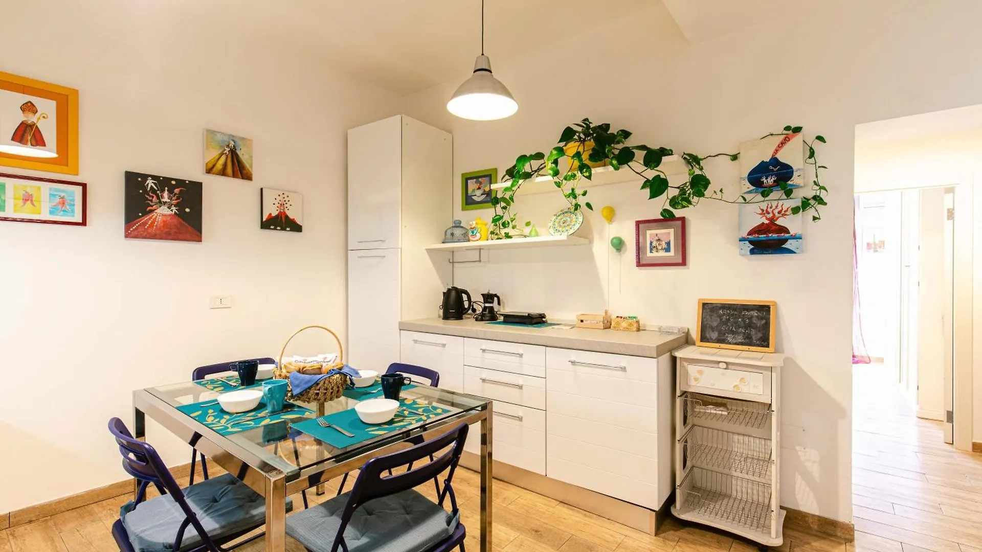 Apartment Da Nonna Lina Ai Quartieri Naples Italy